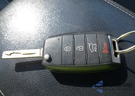 2016 Kia Sorento Lx/L из США, поврежденный, VIN 5XYPG4A30GG028346